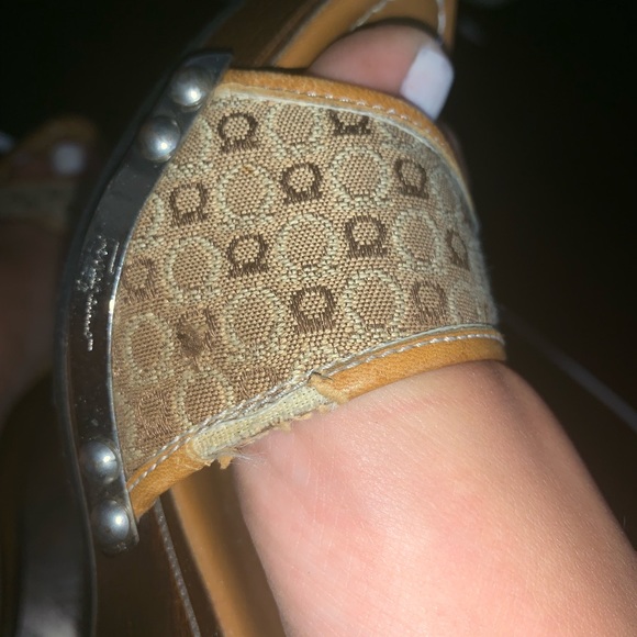 Sexy ferragamo heel - Picture 4 of 4